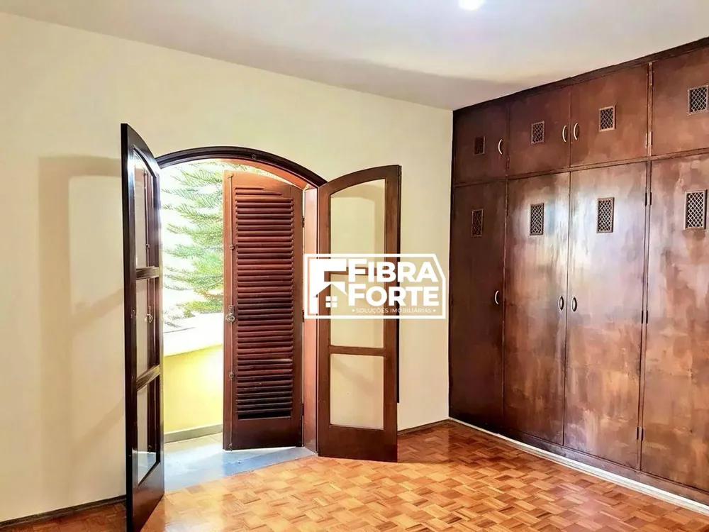 Casa, 5 quartos, 222 m² - Foto 2