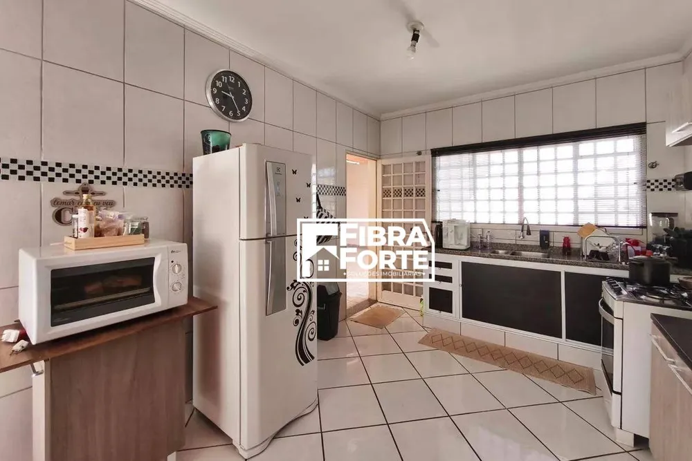 Casa, 5 quartos, 240 m² - Foto 5