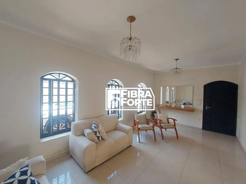 Casa, 4 quartos, 219 m² - Foto 3