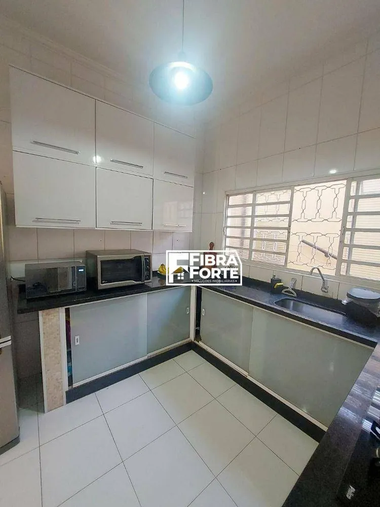 Casa, 4 quartos, 219 m² - Foto 4