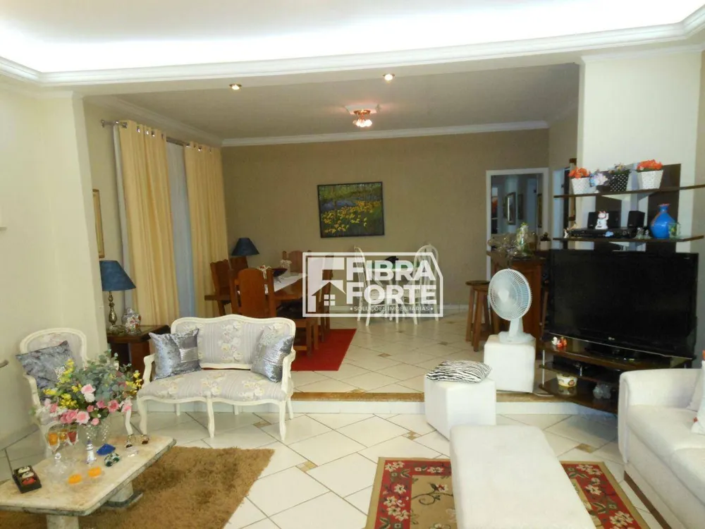 Casa, 3 quartos, 178 m² - Foto 1