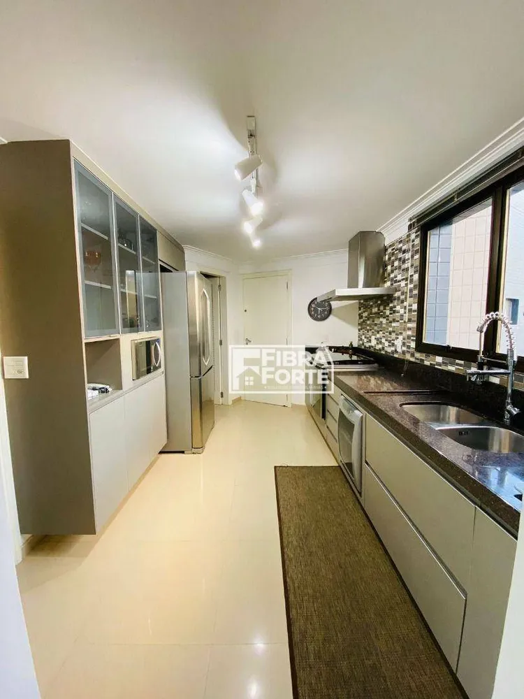 Cobertura, 3 quartos, 260 m² - Foto 1