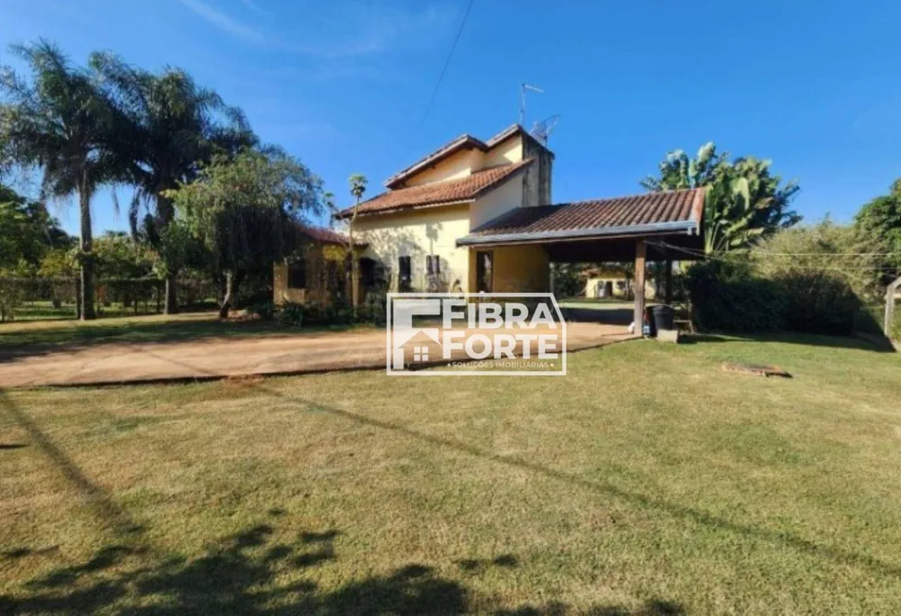 Chácara, 3 quartos, 1822 m² - Foto 1