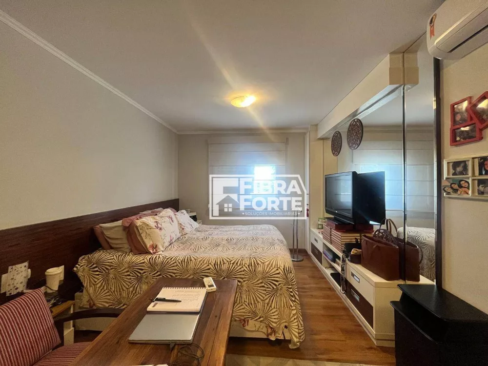 Apartamento, 3 quartos, 165 m² - Foto 1