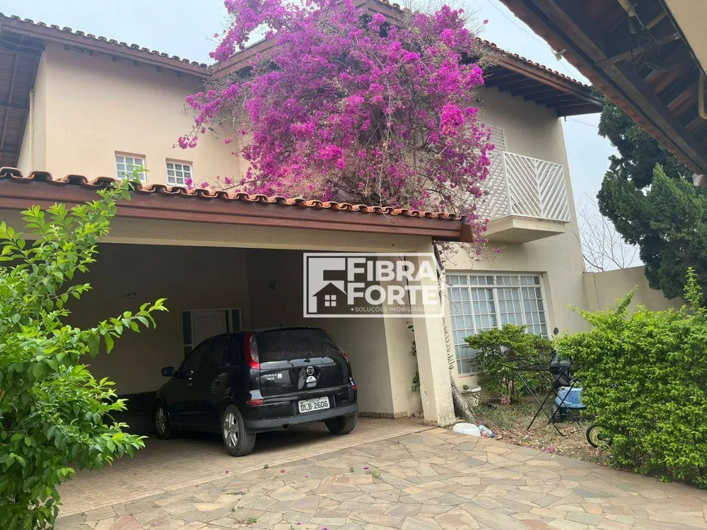 Casa, 3 quartos, 227 m² - Foto 2