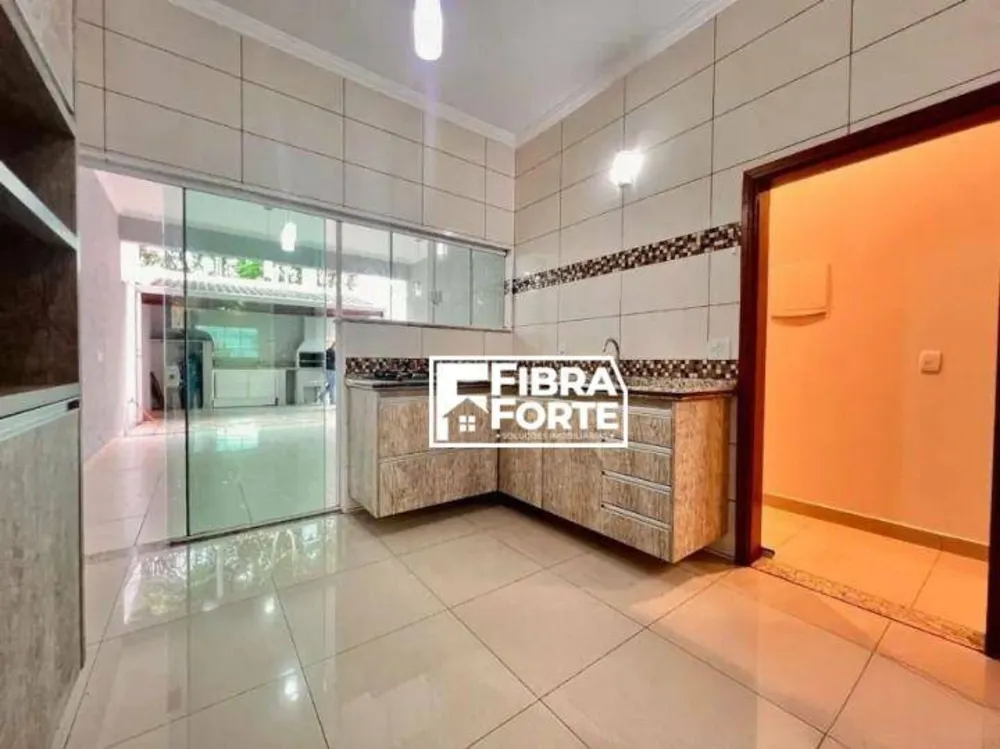 Casa, 3 quartos, 200 m² - Foto 1