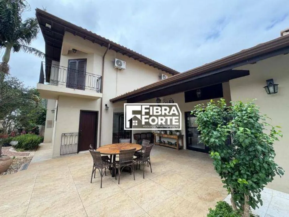 Casa, 4 quartos, 250 m² - Foto 1