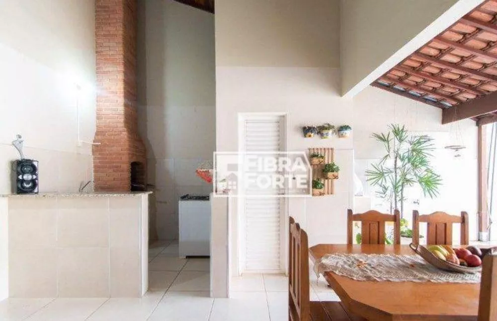 Casa, 3 quartos, 221 m² - Foto 1