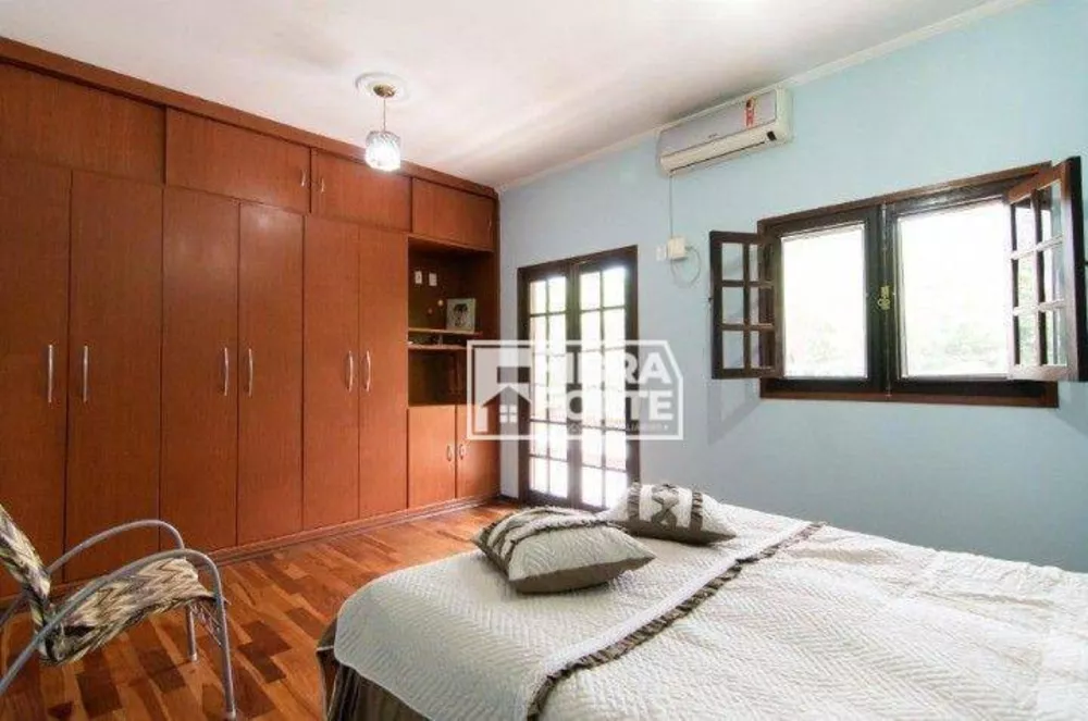 Casa, 3 quartos, 221 m² - Foto 4
