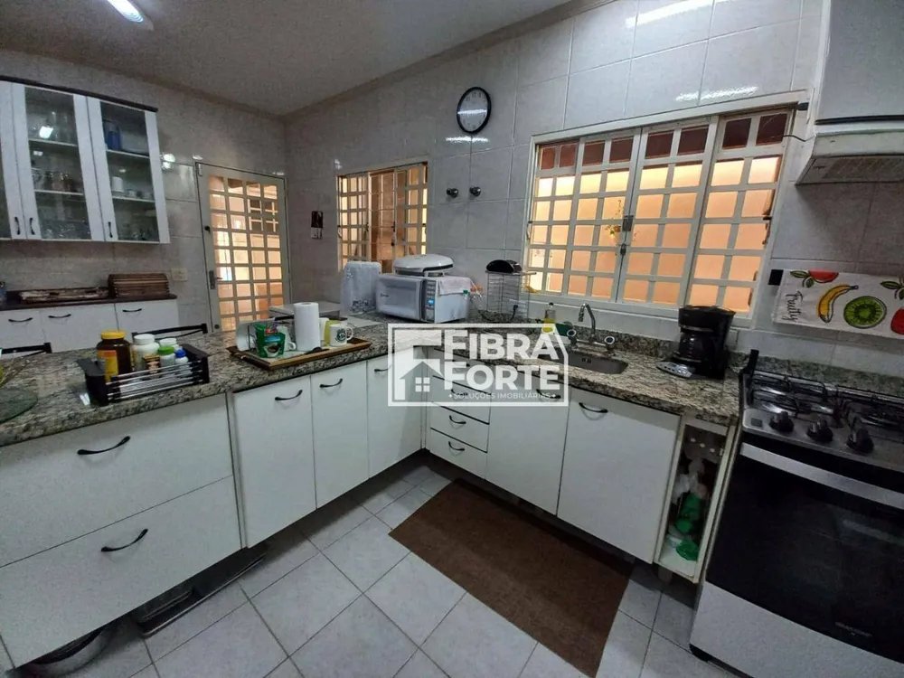 Casa, 4 quartos, 215 m² - Foto 8
