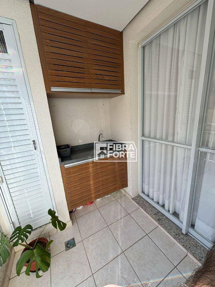 Apartamento à venda com 2 quartos, 67m² - Foto 6