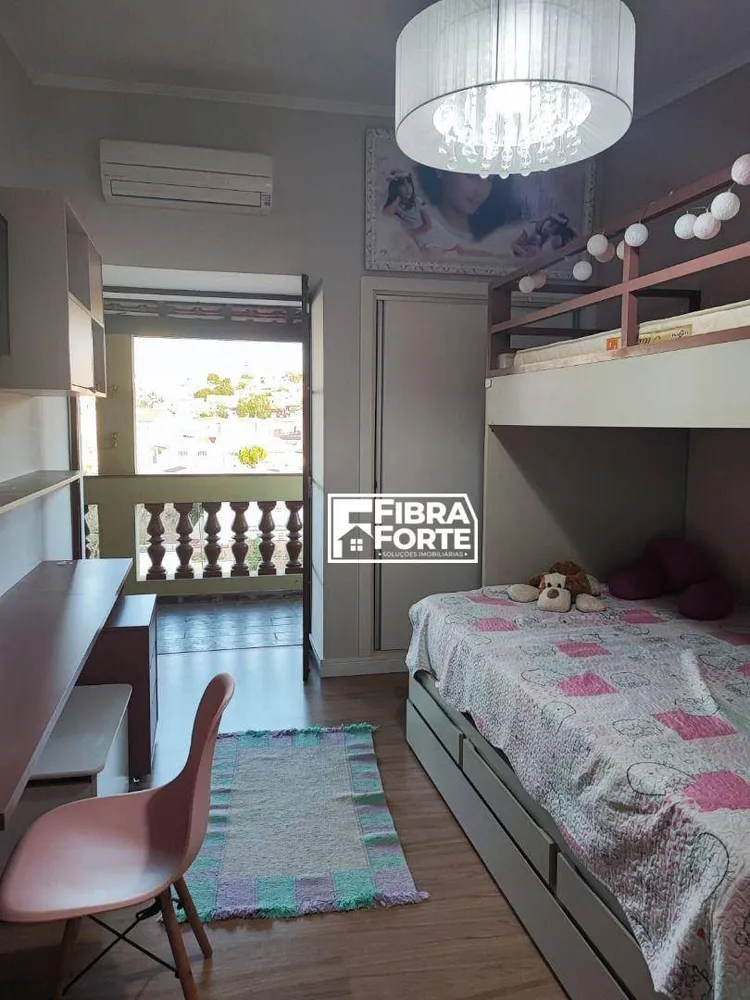 Casa, 4 quartos, 258 m² - Foto 3