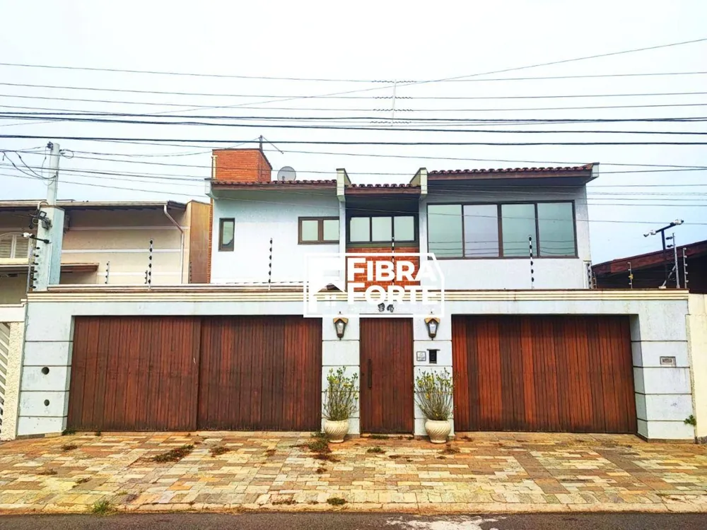 Casa, 4 quartos, 258 m² - Foto 1