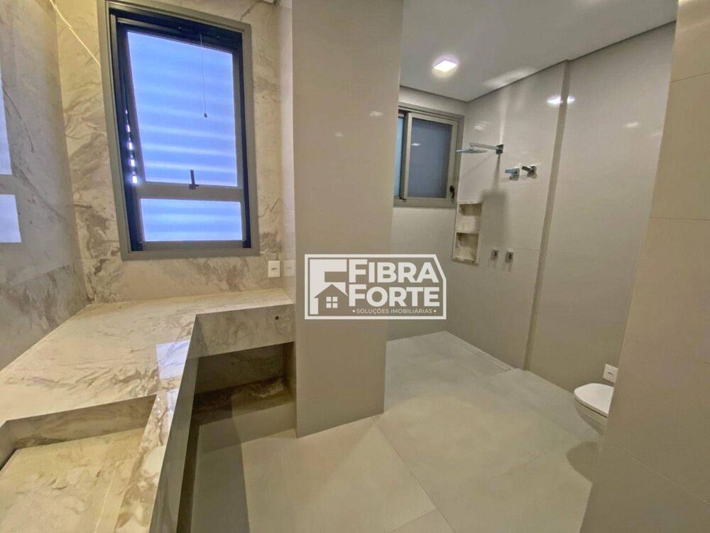 Apartamento à venda com 3 quartos, 257m² - Foto 2