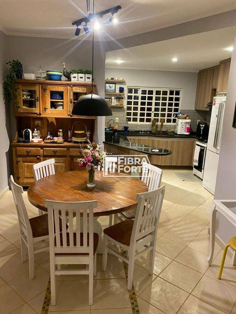 Casa de Condomínio à venda com 3 quartos, 280m² - Foto 4
