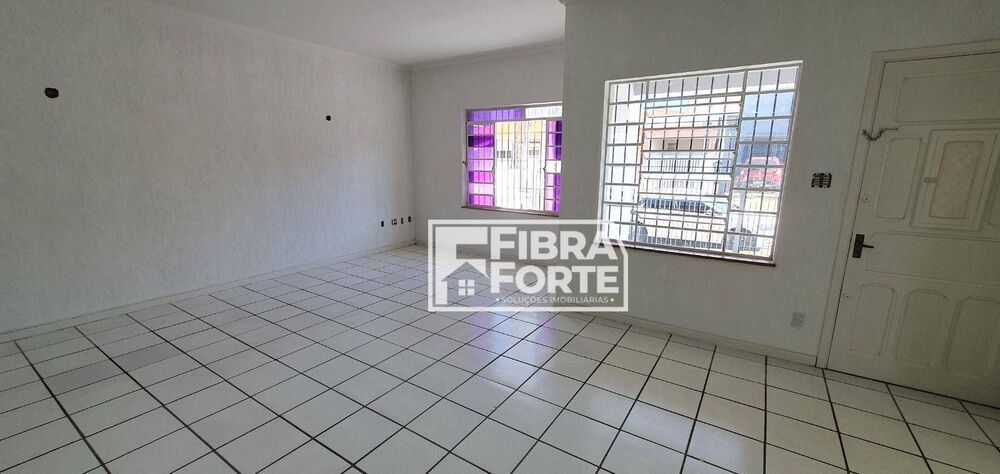 Casa para alugar com 5 quartos, 224m² - Foto 4