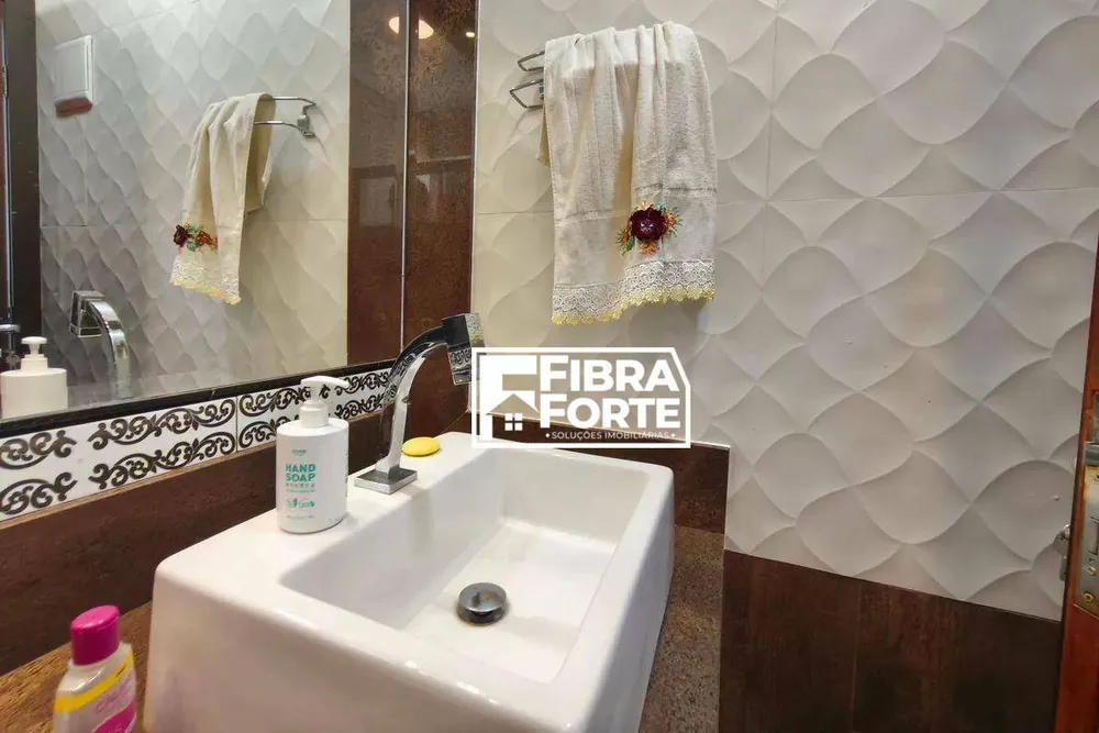 Casa, 4 quartos, 282 m² - Foto 1