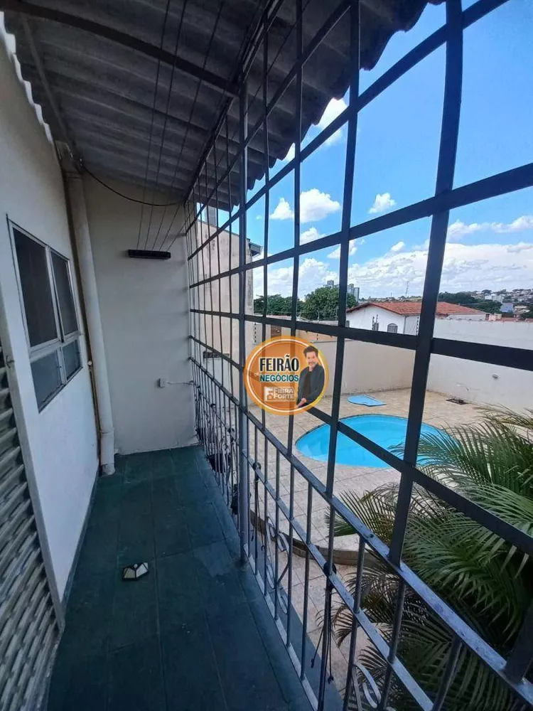 Casa, 3 quartos, 184 m² - Foto 2