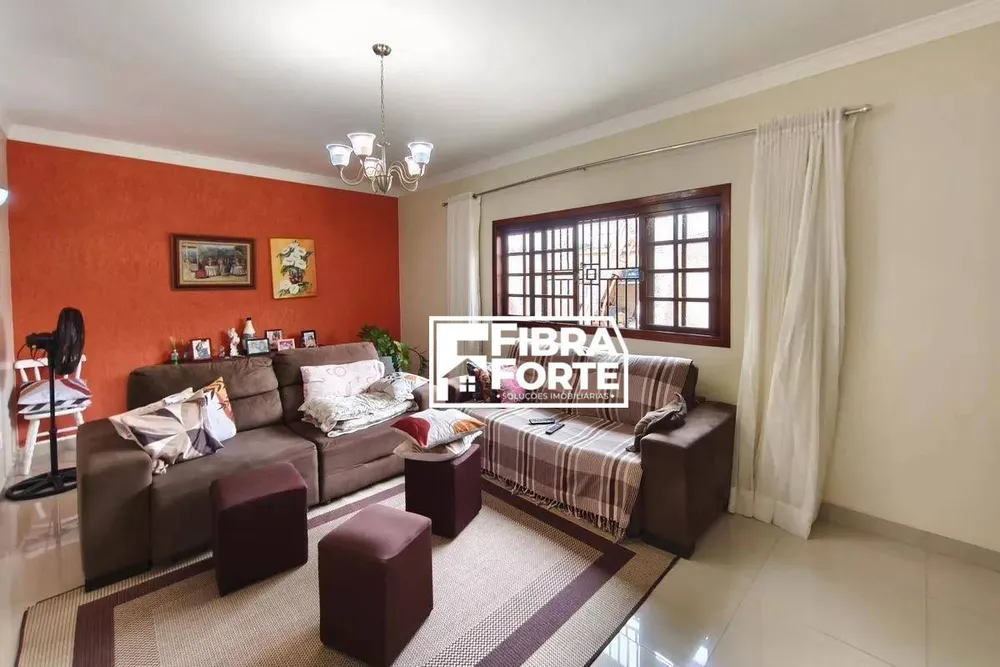 Casa, 3 quartos, 215 m² - Foto 1
