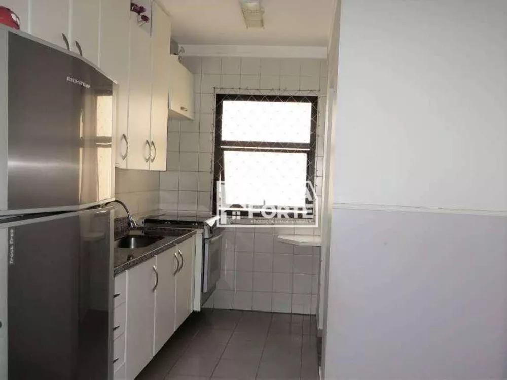 Apartamento à venda com 3 quartos, 78m² - Foto 4