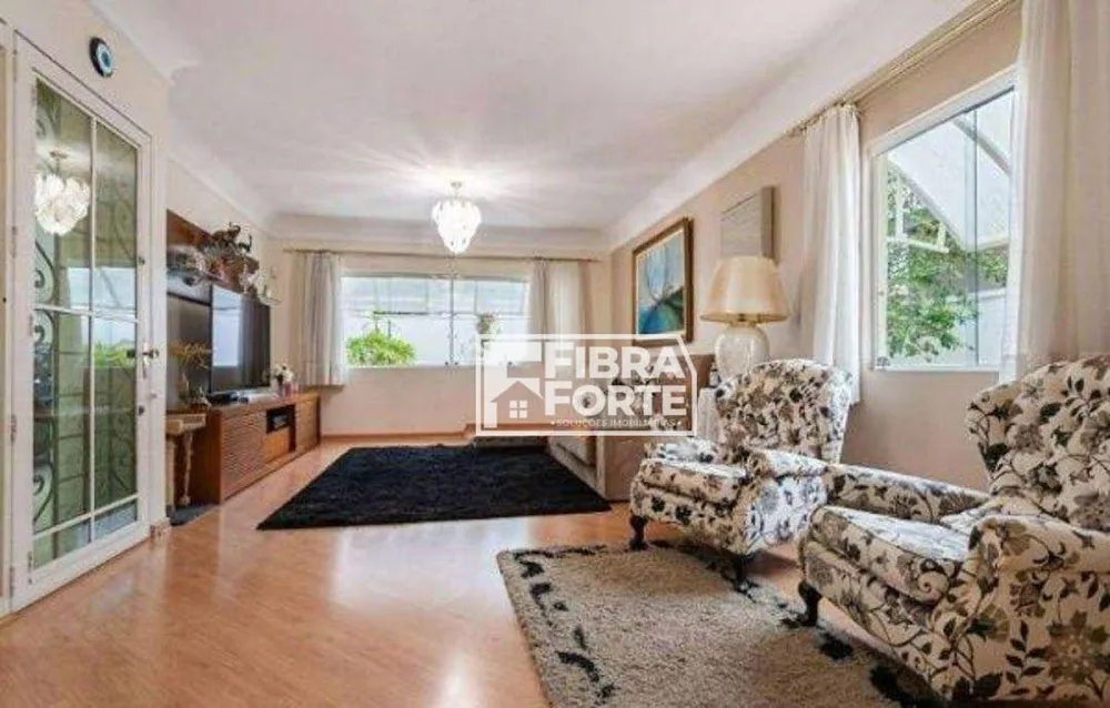 Casa, 4 quartos, 249 m² - Foto 1