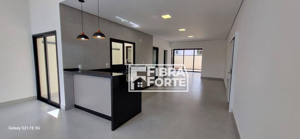 Casa de Condomínio à venda com 3 quartos, 200m² - Foto 3