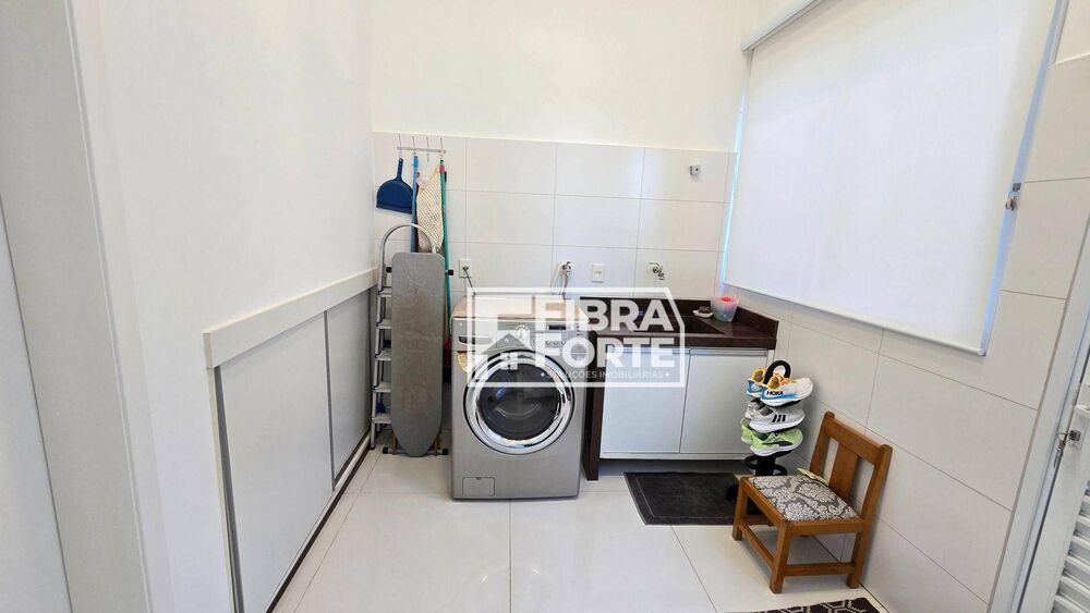 Casa de Condomínio à venda com 5 quartos, 360m² - Foto 4