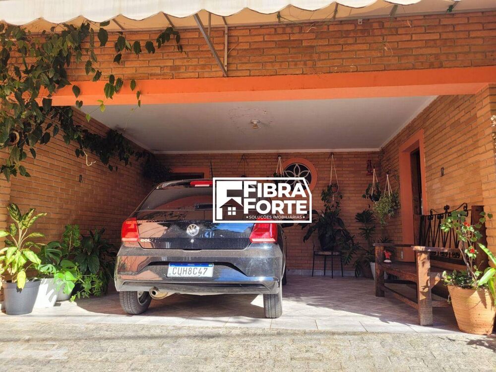 Casa, 4 quartos, 155 m² - Foto 1