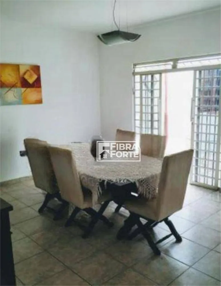 Casa, 4 quartos, 265 m² - Foto 1