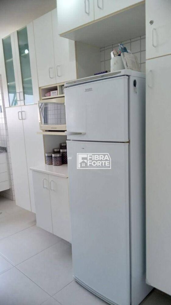 Apartamento à venda com 3 quartos, 75m² - Foto 4