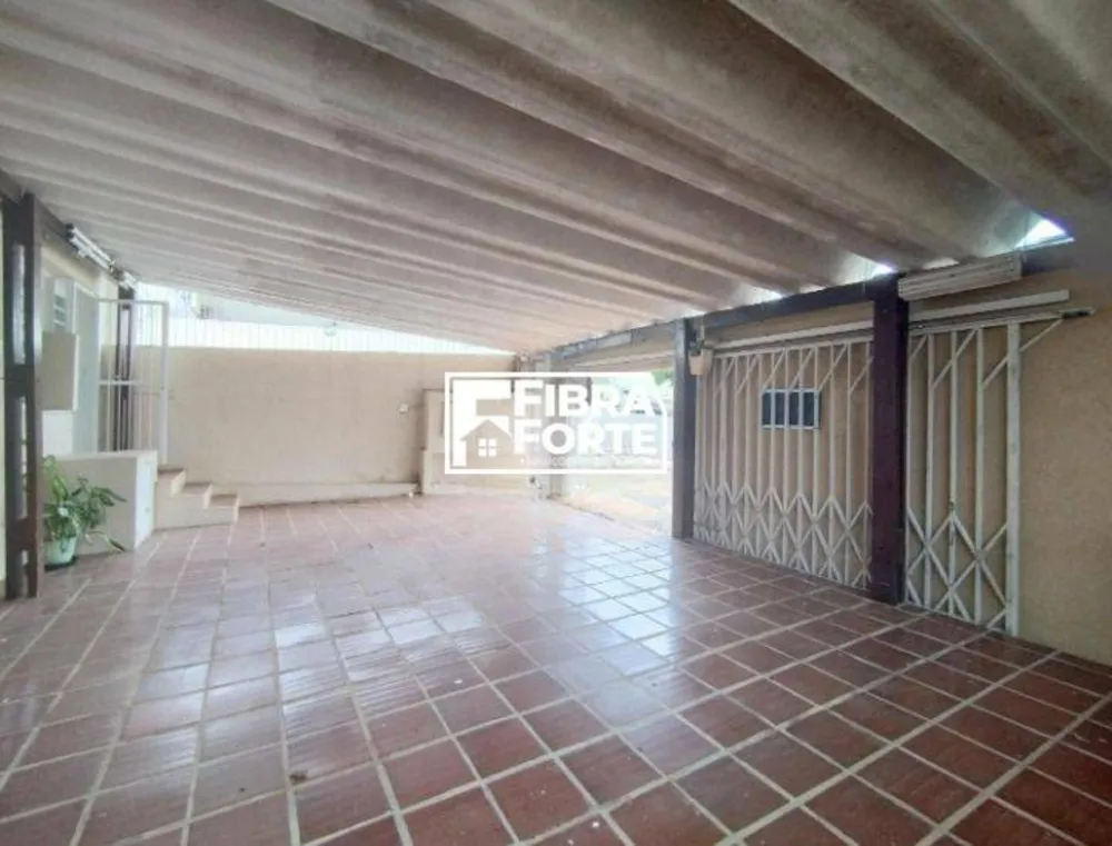 Casa, 4 quartos, 256 m² - Foto 1