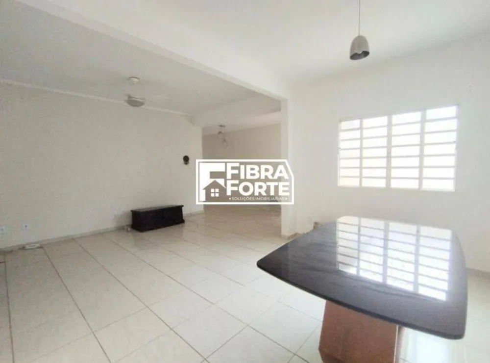 Casa, 4 quartos, 256 m² - Foto 3