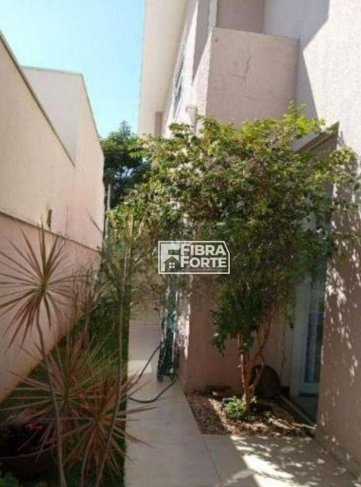 Casa de Condomínio à venda com 3 quartos, 298m² - Foto 1