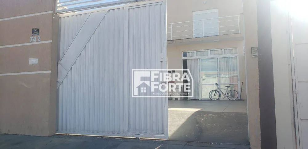 Casa, 3 quartos, 247 m² - Foto 1