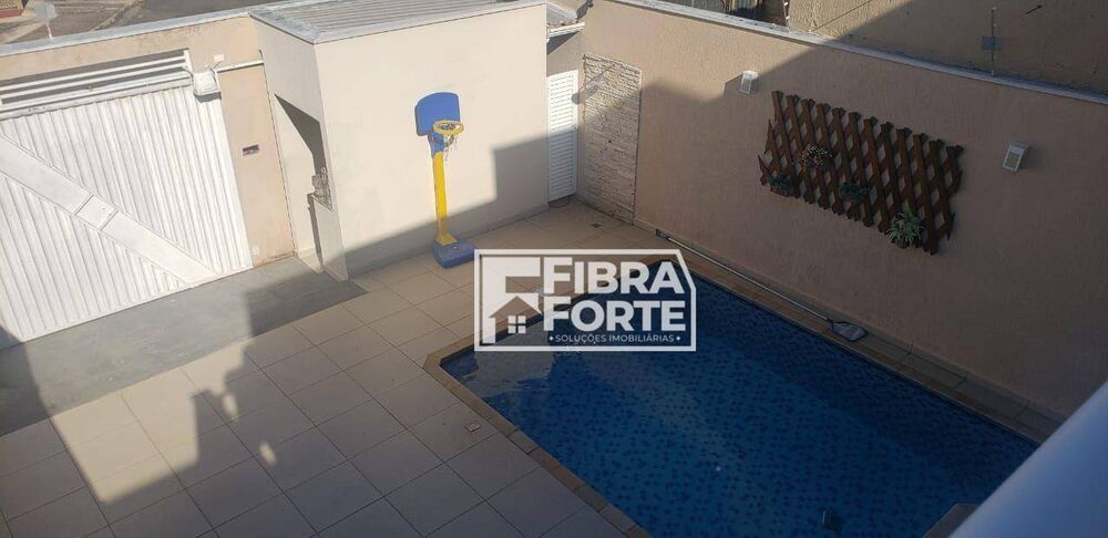 Casa, 3 quartos, 247 m² - Foto 2