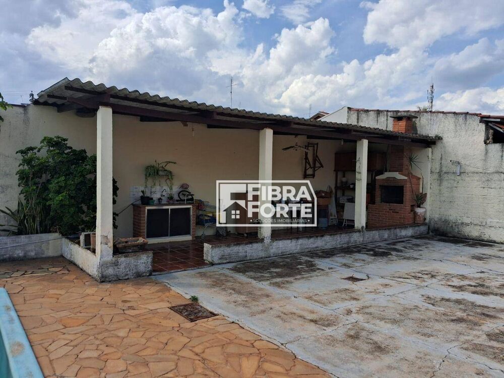 Casa à venda com 3 quartos, 242m² - Foto 8