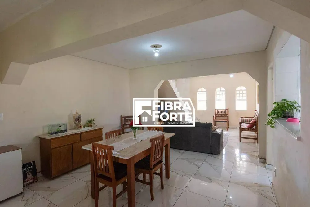 Casa, 4 quartos, 340 m² - Foto 2