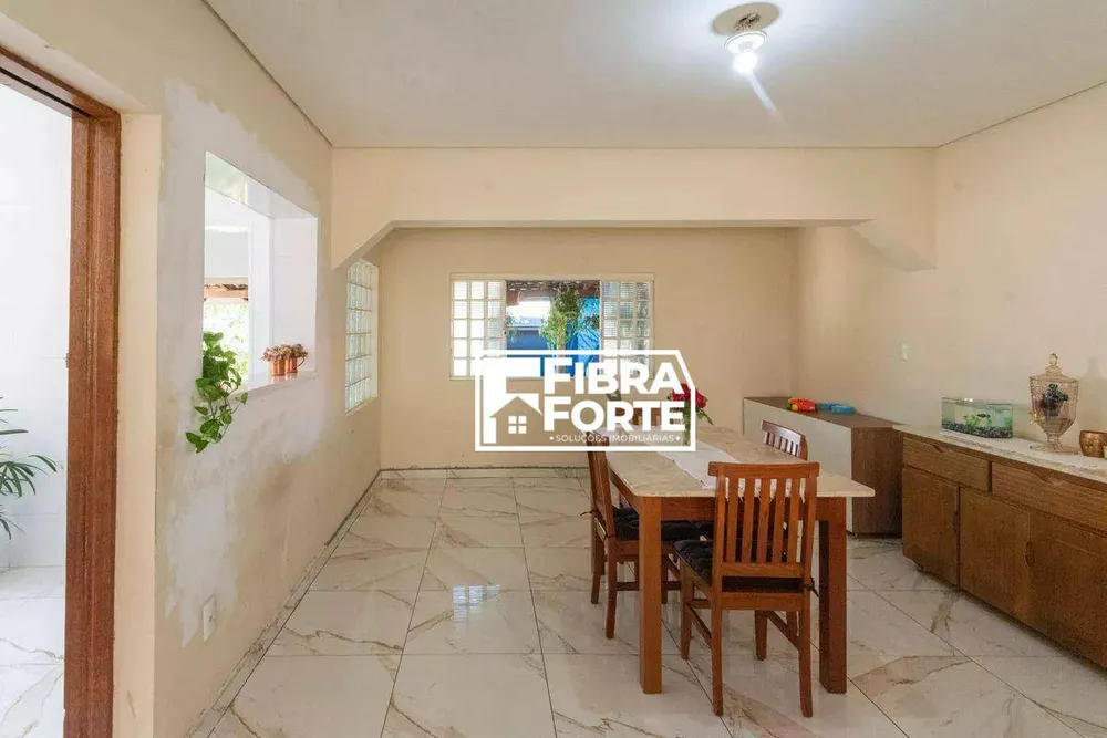 Casa, 4 quartos, 340 m² - Foto 1