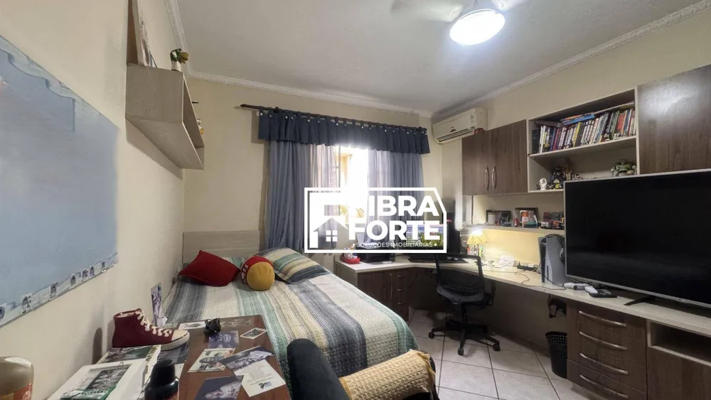 Casa, 3 quartos, 264 m² - Foto 1