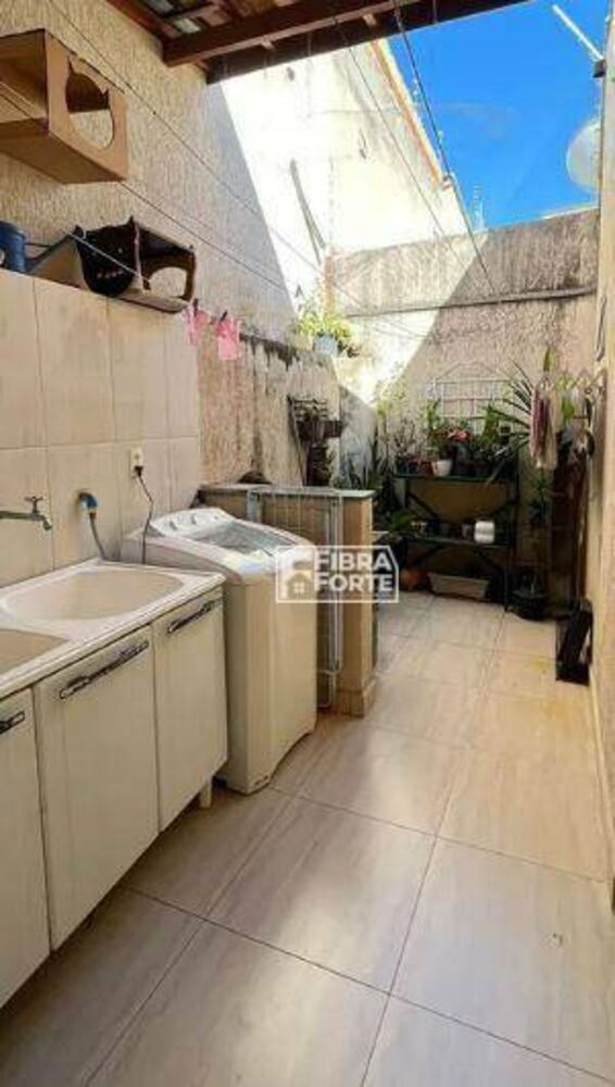 Casa à venda com 2 quartos, 107m² - Foto 5