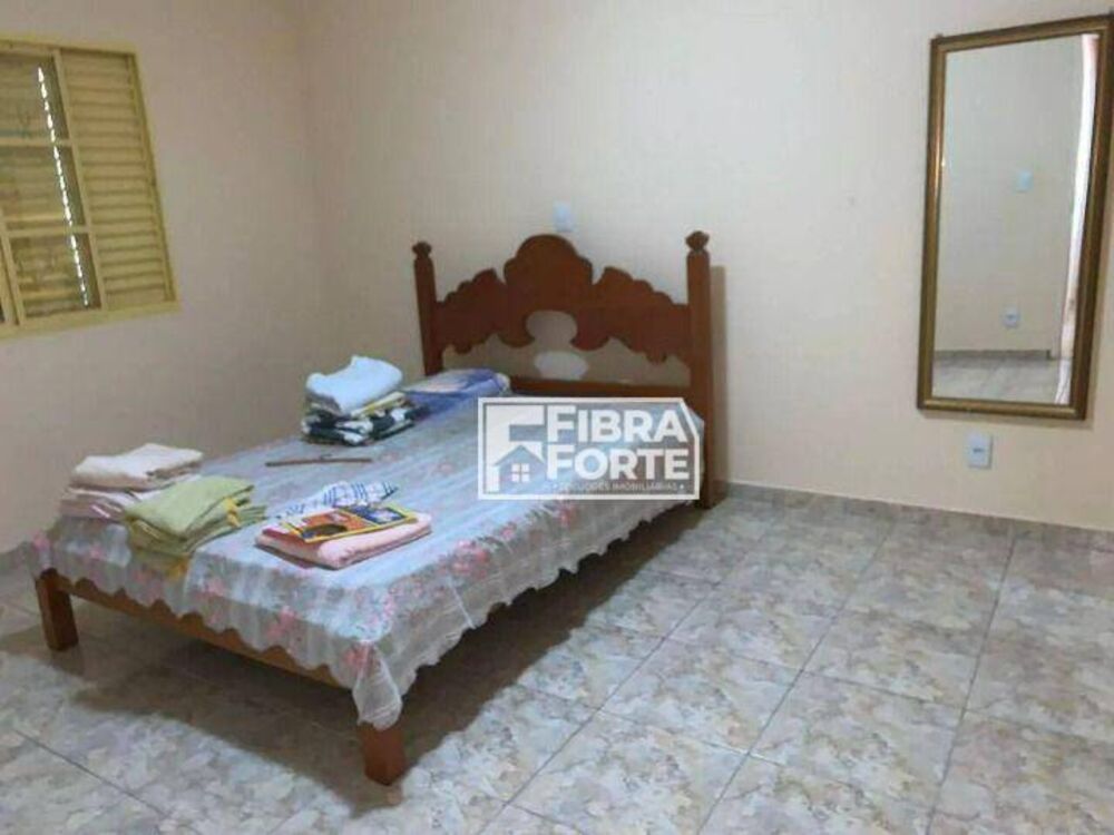 Casa, 3 quartos, 241 m² - Foto 2