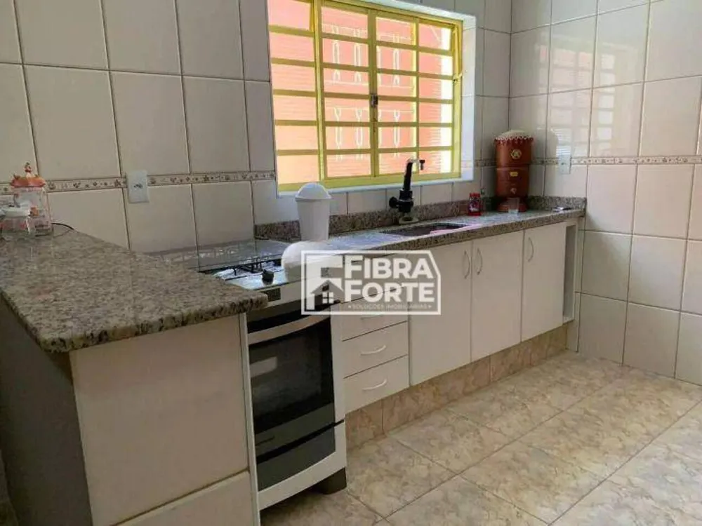 Casa, 3 quartos, 241 m² - Foto 3