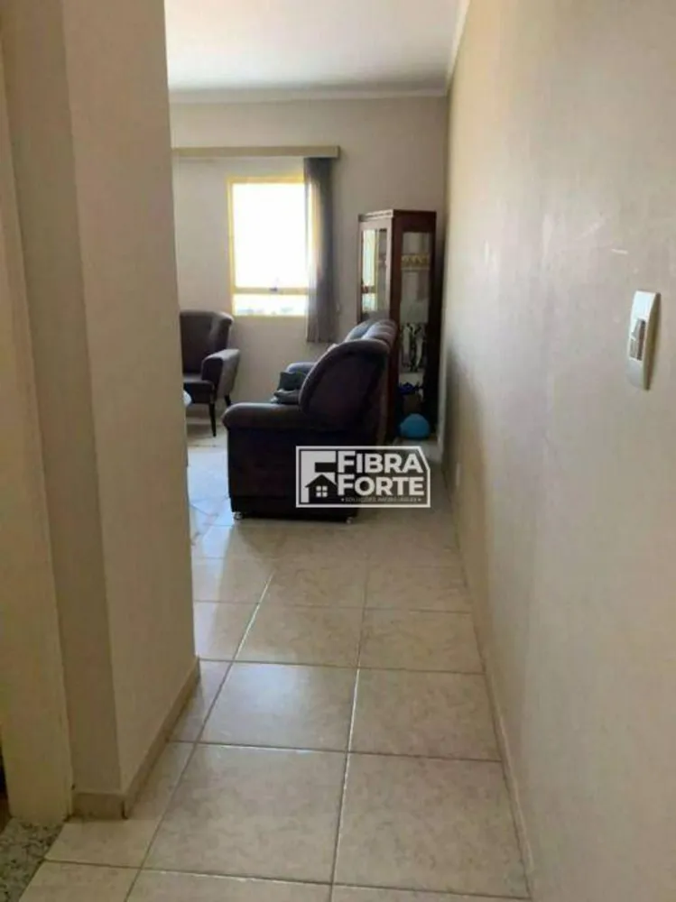 Casa, 3 quartos, 241 m² - Foto 2