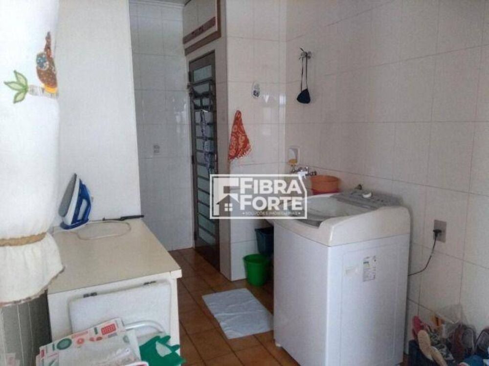 Casa à venda com 3 quartos, 340m² - Foto 6