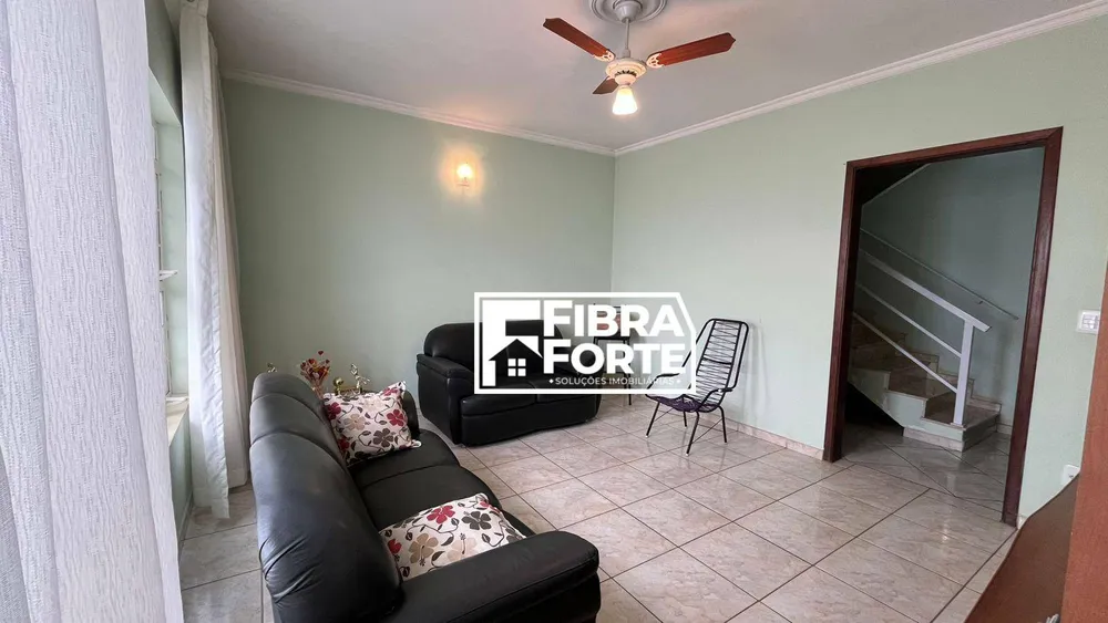 Casa, 3 quartos, 255 m² - Foto 1