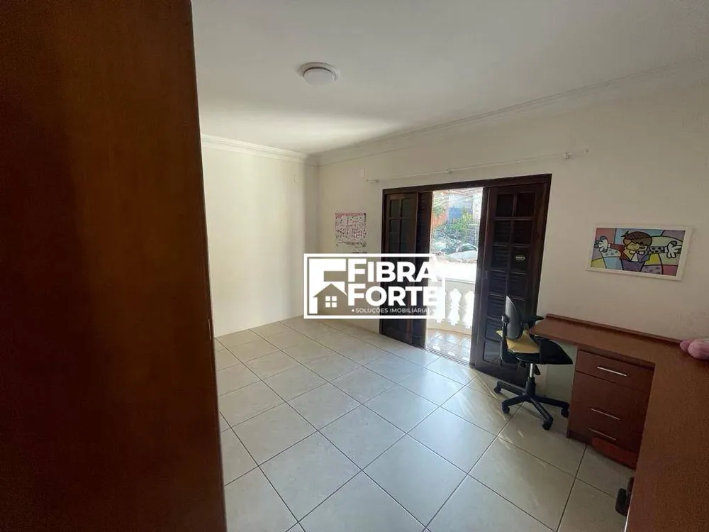 Casa, 3 quartos, 274 m² - Foto 2