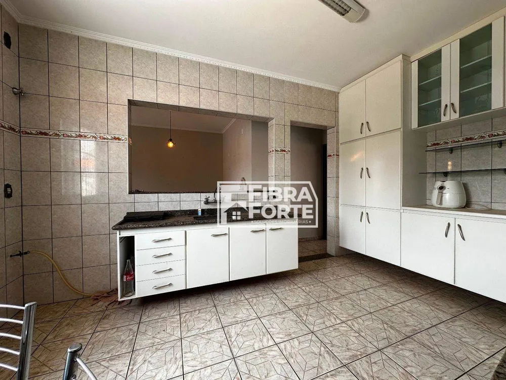 Casa, 4 quartos, 230 m² - Foto 11