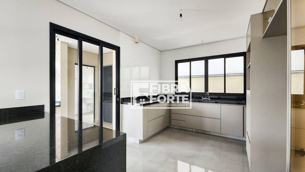 Casa de Condomínio à venda com 4 quartos, 286m² - Foto 1