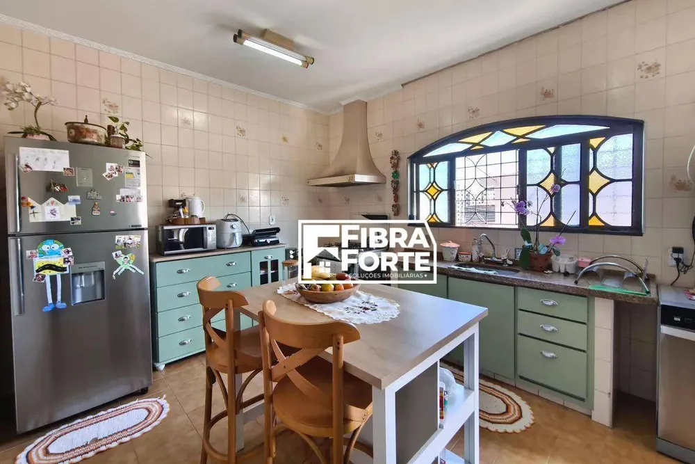 Casa, 4 quartos, 200 m² - Foto 4