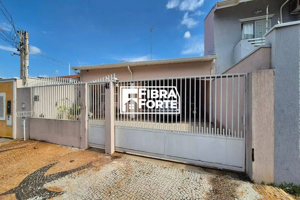 Casa, 4 quartos, 230 m² - Foto 1
